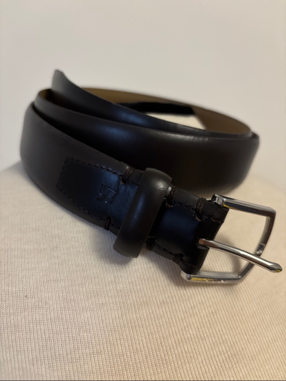 Banana Republic Classic Brown Leather Men's Belt with Silver Buckle